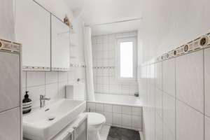 Charmante 3-Zimmer-Wohnung im Herzen Münchens – Die vollständige Adresse der Immobilie erhältst du vom Anbieter., 80538 Lehel, München – Vorschaubild 10