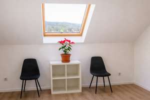 Außergewöhnliche Maisonette in Freigericht – 7 Zimmer, Balkon und viel Potenzial – Die vollständige Adresse der Immobilie erhältst du vom Anbieter., 63579 Freigericht – Vorschaubild 2