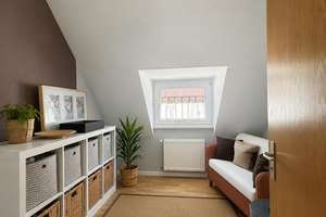 7534 - Gemütliche Dachgeschosswohnung mit EBK und Garten-/Hofmitbenutzung in ruhiger Lage! – Die vollständige Adresse der Immobilie erhältst du vom Anbieter., 76185 Mühlburg, Karlsruhe – Vorschaubild 8