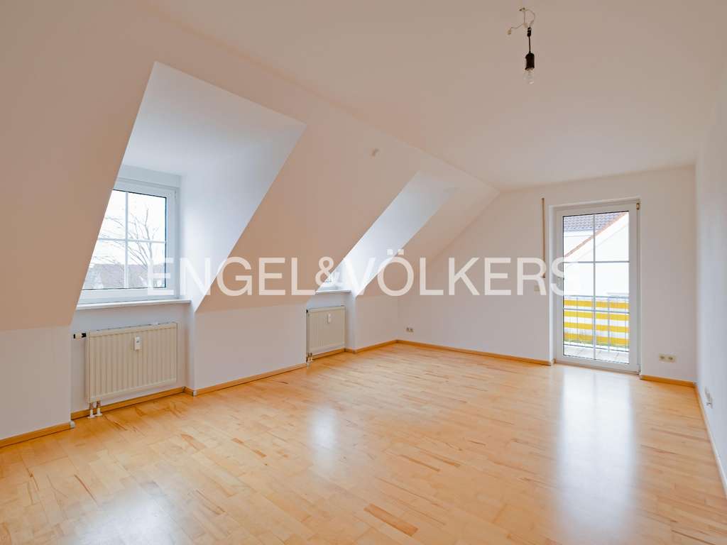 Immobilie in Rohrbach - Attraktive Dachgeschosswohnung mit zwei Balkonen und
 zwei Stellplätzen in gepflegter Wohnanlage - Bild 1