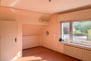 Mitten in Hürth-Efferen: Sanierungsbedürftiges Haus auf gut geschnittenem Grundstück – Die vollständige Adresse der Immobilie erhältst du vom Anbieter., 50354 Hürth – Vorschaubild 3