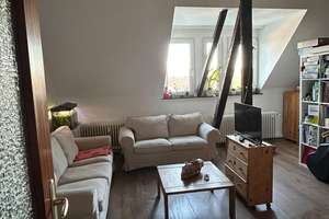 Stilvoll modernisiert: 5-Zimmer-Wohnung in Solingen-Wald