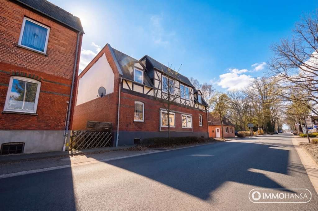 Immobilie in Uelzen - Attraktives Mehrfamilienhaus in Uelzen – 3 Wohneinheiten mit 6,4 % Rendite - Bild 0