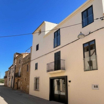 Charmantes Haus zum Renovieren in La Tallada dEmpordà