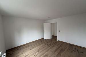 Frisch renovierte 3-Zimmer-Wohnung im Erdgeschoss – Ihr neues Zuhause in Salzgitter-Thiede – Danziger Strasse 100, 38239 Thiede, Salzgitter – Vorschaubild 2