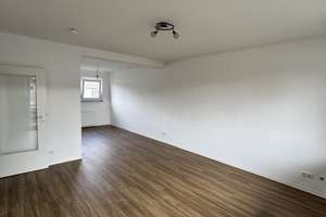 helle 2 Zimmerwohnung mit Balkon* – Hölderlinstraße 10, 47226 Rheinhausen-Mitte, Duisburg – Vorschaubild 2