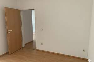 Ihr neues Glück: Gemütliche 2-Zi.-Wohnung mit Balkon und Küche + Stellplatz – Liebknechtstraße 46b, 39108 Stadtfeld Ost, Magdeburg – Vorschaubild 4