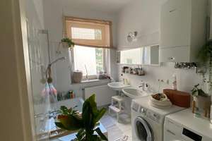 Ruhige 3-Zimmer  Altbauwohnung mit Wohnküche und Balkon in Neuhausen  – Arilleriestraße 25a, 80636 Dom Pedro, München – Vorschaubild 3