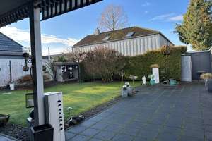 Möblierter Bungalow zur Vermietung – ruhig & sonnig in Garbsen  - ab sofort – Wilhelm Raabe Straße 22, 30826 Garbsen – Vorschaubild 1