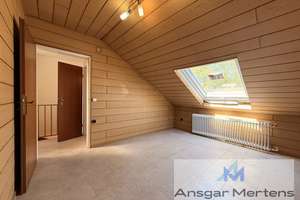 Reihenmittelhaus in M'gladbach-Lürrip
(M)EIN modernes Familiendomizil mit Südgarten & Garage – Im Dommer 25, 41065 Lürrip, Mönchengladbach – Vorschaubild 18