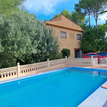 CHALET IN ALBERIC