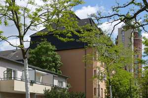 Westend ohne Käuferprovision: bezugsfrei, komplett modernisiert, helles 1. = oberstes OG, Südbalkon