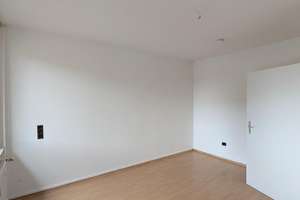 ~ Ideal für große Familien & alles frisch geweißt inkl. vorh. Böden ~ – Overbruckstraße 74, 47166 Bruckhausen, Duisburg – Vorschaubild 2