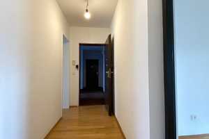 Premium-Apartment mit Bad, Küche, großem Sonnen-Balkon und TG-Stellplatz in zentraler & ruhiger Lage – Marbacher Straße 17, 40597 Düsseldorf – Vorschaubild 6