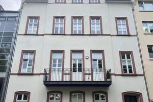 Beautiful 3 bedrooms walking distance to everything  with parking  – Die vollständige Adresse der Immobilie erhältst du vom Anbieter., 65185 Mitte, Wiesbaden – Vorschaubild 1