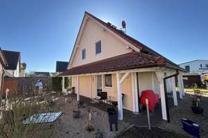 Ruhiges Familienidyll: Einfamilienhaus in Neutraubling – Die vollständige Adresse der Immobilie erhältst du vom Anbieter., 93073 Neutraubling – Vorschaubild 2