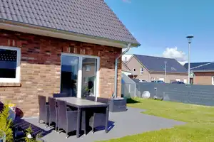Perfekt für Ihre Familie - großzügiges Haus in ruhiger und kinderfreundlicher Lage! – Triftweg 56, 21706 Stade (Kreis) – Vorschaubild 1