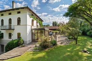 Prachtvolle Rarität und einmalige Schönheit! Villa im Toskana-Stil mit parkähnlicher Gartenanlage – Die vollständige Adresse der Immobilie erhältst du vom Anbieter., 84518 Garching an der Alz – Vorschaubild 9