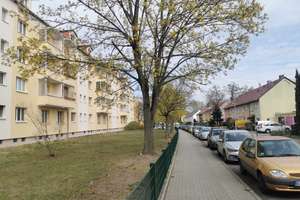 Gut geschnittene Dachgeschoßwohnung, vermietet mit PKW Stellplatz am Britzerkanal