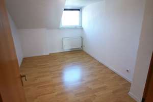 Großzüge Wohnung mit Einbauküche in Bochum: 3,5-Zimmer-Dachgeschosswohnung in Hamme – Prinzenstraße 17, 44809 Hamme, Bochum – Vorschaubild 5