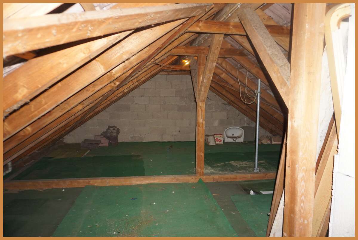 Immobilie in Neuried - Doppelhaushälfte mit viel Potential auf tollem Grundstück in Altenheim - sofort bezugsfrei ! - Bild 12