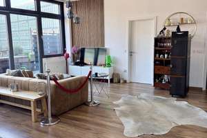 wunderschöne teilmöblierte Loft-Wohnung in zentraler Lage zu vermieten