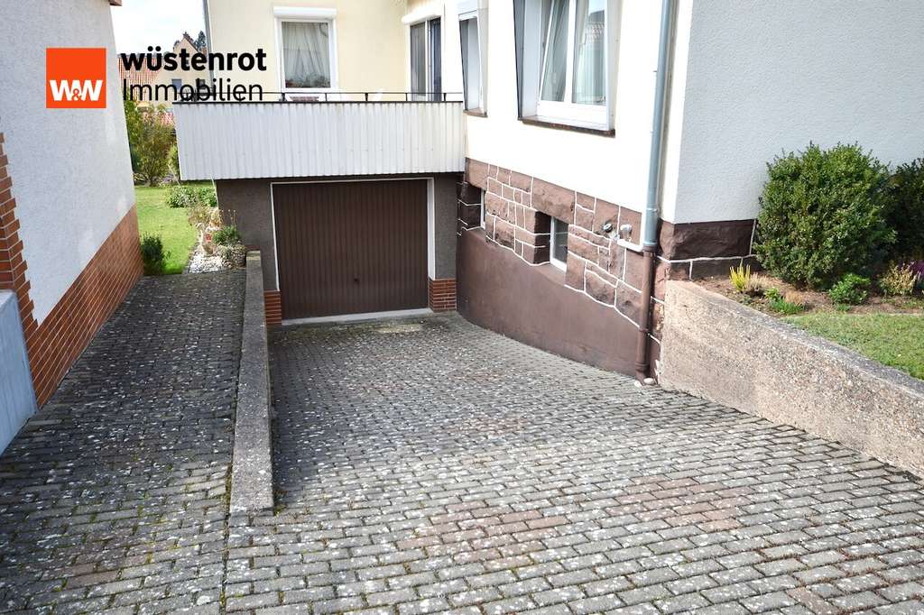 Immobilie in Wolfhagen - +++ Großes Einfamilienwohnhaus mit 3 Garagen in ruhiger Lage Wolfhagen Stadt +++ - Bild 3