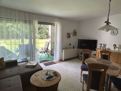 Ruhiges Wohnen in Natur & Wald: 1-Zi-Appartment einer Ferienanlage mit EBK, Lounge & Stellplatz