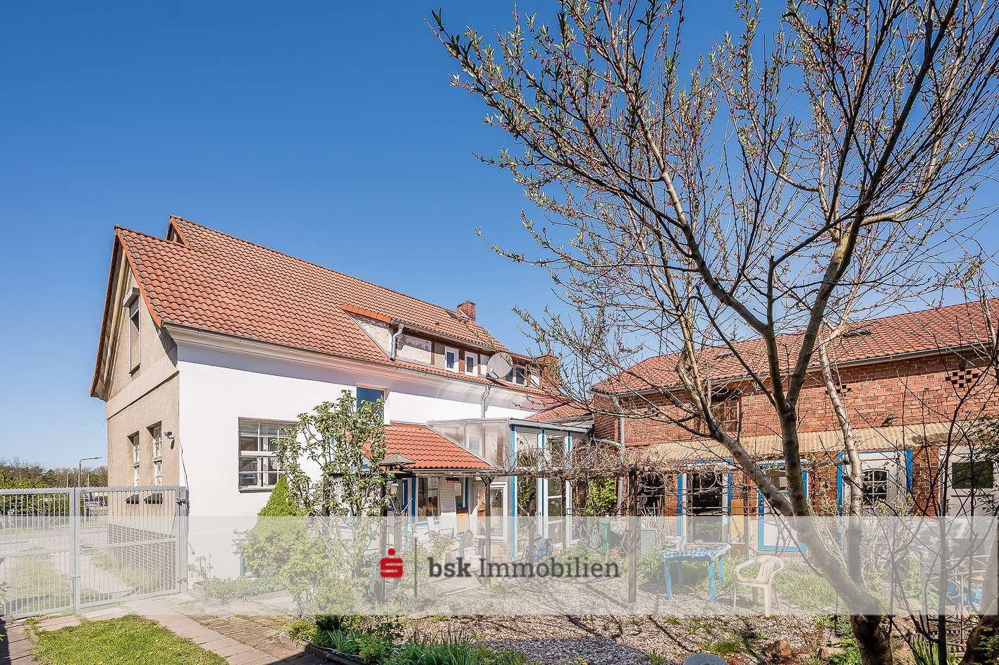 Großzügiges Einfamilienhaus mit Einliegerwohnung und Remise, Potsdam Mittelmark Kreis – Bild 2