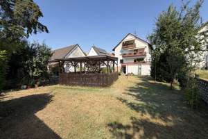 3 Familienhaus mit Garagen, Garten und Balkon sowie PV Anlage – Niederwaldstraße 17, 76532 Sandweier, Baden-Baden – Vorschaubild 4