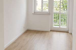 Großzügige 3‑Raum‑Wohnung mit 2 Balkonen und neuer Einbauküche – Heynahtsstr. 1, 1309 Gruna, Dresden – Vorschaubild 10