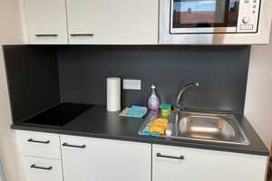 vollmöbliertes Apartment mit Balkon und TG-Stellplatz in Würzburg – Urlaubstrasse 2b, 97076 Würzburg – Vorschaubild 2