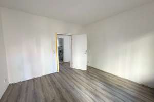 Frisch renovierte 3-Zimmer-Wohnung in Magdeburg-Stadtfeld-Ost mit 2 Balkonen! – Große Diesdorfer Straße 16a, 39108 Stadtfeld Ost, Magdeburg – Vorschaubild 3