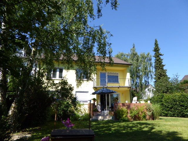 Renovierungsbedürftige Doppelhaushälfte direkt am Goetheturm....V-E-R-K-A-U-F-T..