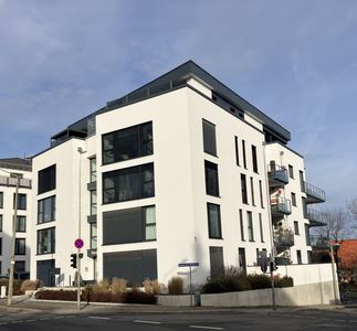 lichtdurchflutete 3,5 Raum Wohnung mit Einbauküche und Homeoffice