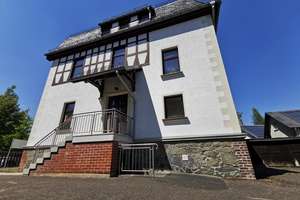 Schönes Mehrfamilienhaus mit Praxis - und Bürofläche und zusätzlicher Grundstücksfläche in Jößnitz – Bahnhofstraße 6, 8547 Jößnitz, Plauen – Vorschaubild 2