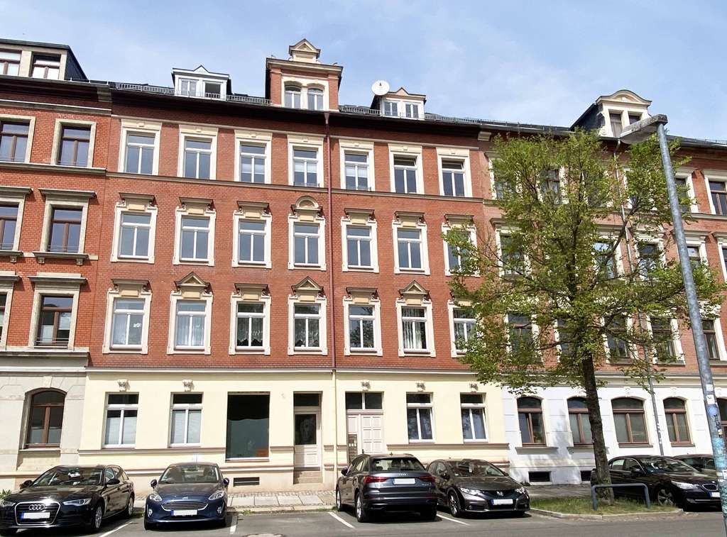 Immobilie in Chemnitz - Langjährig vermietete 2-Raum-Wohnung in Schloßchemnitz  mit Steigerungspotenzial - Bild 0
