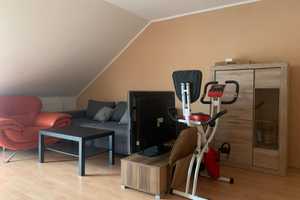 Perfekte WG-Wohnung für Studenten: Helle 3-Raum-Dachgeschosswohnung mit Balkon, Aufzug und EBK – Uhlandstraße 12, 9130 Chemnitz – Vorschaubild 6