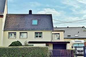 Charmantes Einfamilienhaus in beliebter Lage – Die vollständige Adresse der Immobilie erhältst du vom Anbieter., 9221 Neukirchen/Erzgebirge – Vorschaubild 2