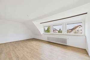 IMMO KUBE! Teilsaniertes Zweifamilienhaus mit großem Garten und Doppelgarage in Winkelhaid – Die vollständige Adresse der Immobilie erhältst du vom Anbieter., 90610 Winkelhaid – Vorschaubild 3