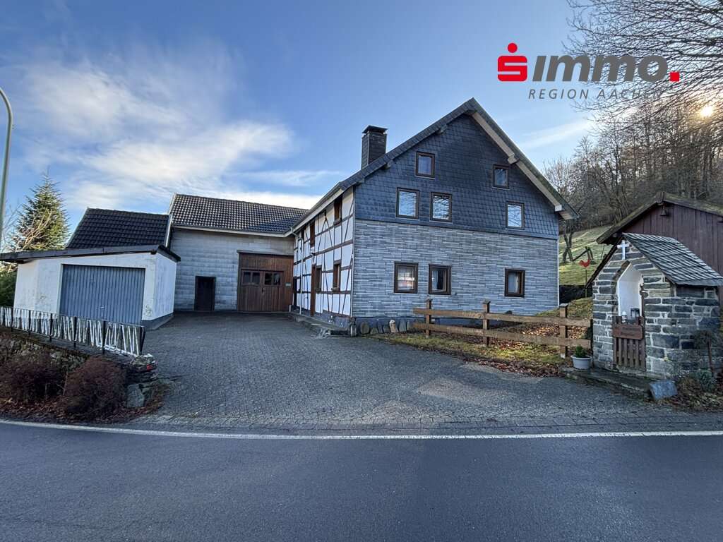 Immobilie in Monschau - Einfamilienhaus mit Scheune und Stallungen - Bild 0