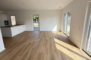 Exklusive Neubau-Doppelhaushälfte Nähe Inheidener See mit Terrasse und Doppelcarport