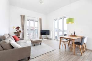 Am Weinbergspark, Mitte: 2 Zimmer Penthouse, Aufzug, AC, Stellplatz, Süd-West-Terrasse ca. 25 m²