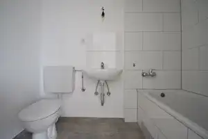 Renoviert! Modernes Apartment mit viel Tageslicht in KR-City – Hülser Straße 283, 47803 Krefeld – Vorschaubild 5