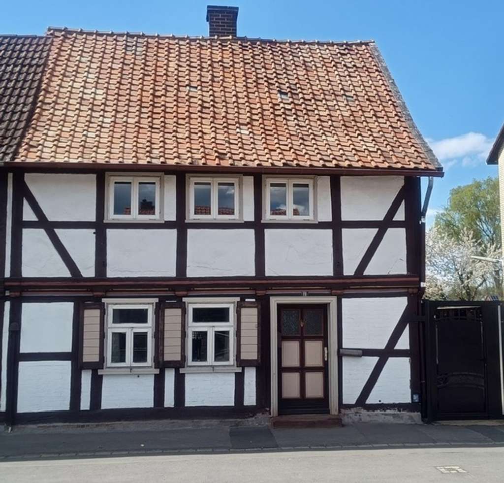 Immobilie in Schladen-Werla - Charmantes Fachwerkhaus mit Scheune und Werkstatt-vielseitige Nutzungsmöglichkeiten auf Resthof - Bild 1