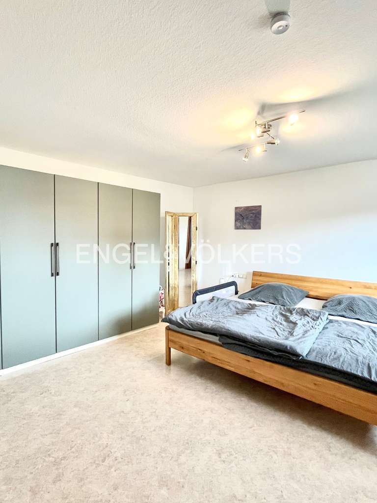 Immobilie in Dotternhausen - Großzügiges Einfamilienhaus mit potenzieller Einliegerwohnung und gepflegtem Garten - Bild 3