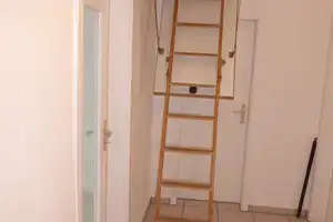 Weitblick garaniert! - Großer Südbalkon an einer schönen 3-Raum im DG auf dem Sonnenberg – Sonnenstr. 78, 9130 Chemnitz – Vorschaubild 15