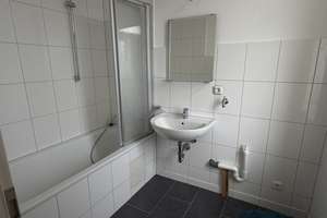 2 Zimmer in der 3. Etage, Wiesen Str. 79 mit VIDEO – Wiesen Str. 79, 42105 Elberfeld, Wuppertal – Vorschaubild 4