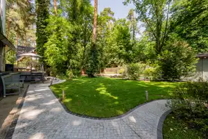 Großzügiges Einfamilienhaus mit Pool und Wellnessbereich in familienfreundlicher Lage – Berlin – Vorschaubild 14