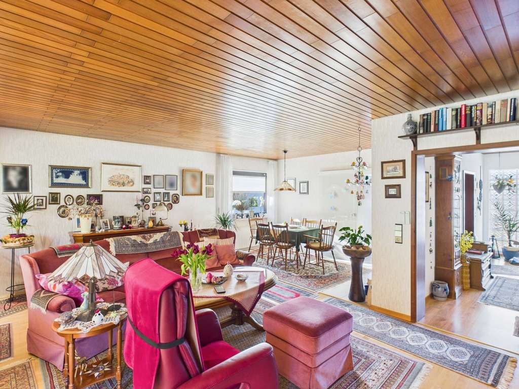 Immobilie in Hochspeyer - Viel Platz für die ganze Familie – Einfamilienhaus mit großem Garten & Naturblick - Bild 3